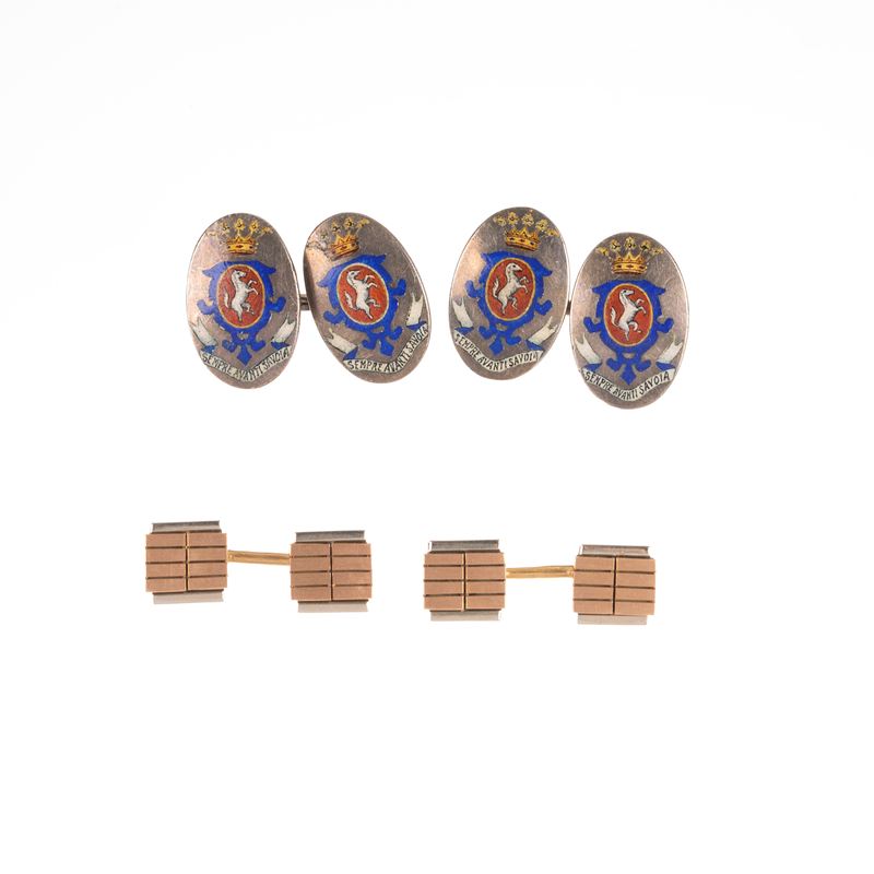 Paio di gemelli in oro rosa 18kt, oro bianco e un paio in argento con smalti e stemma Savoia