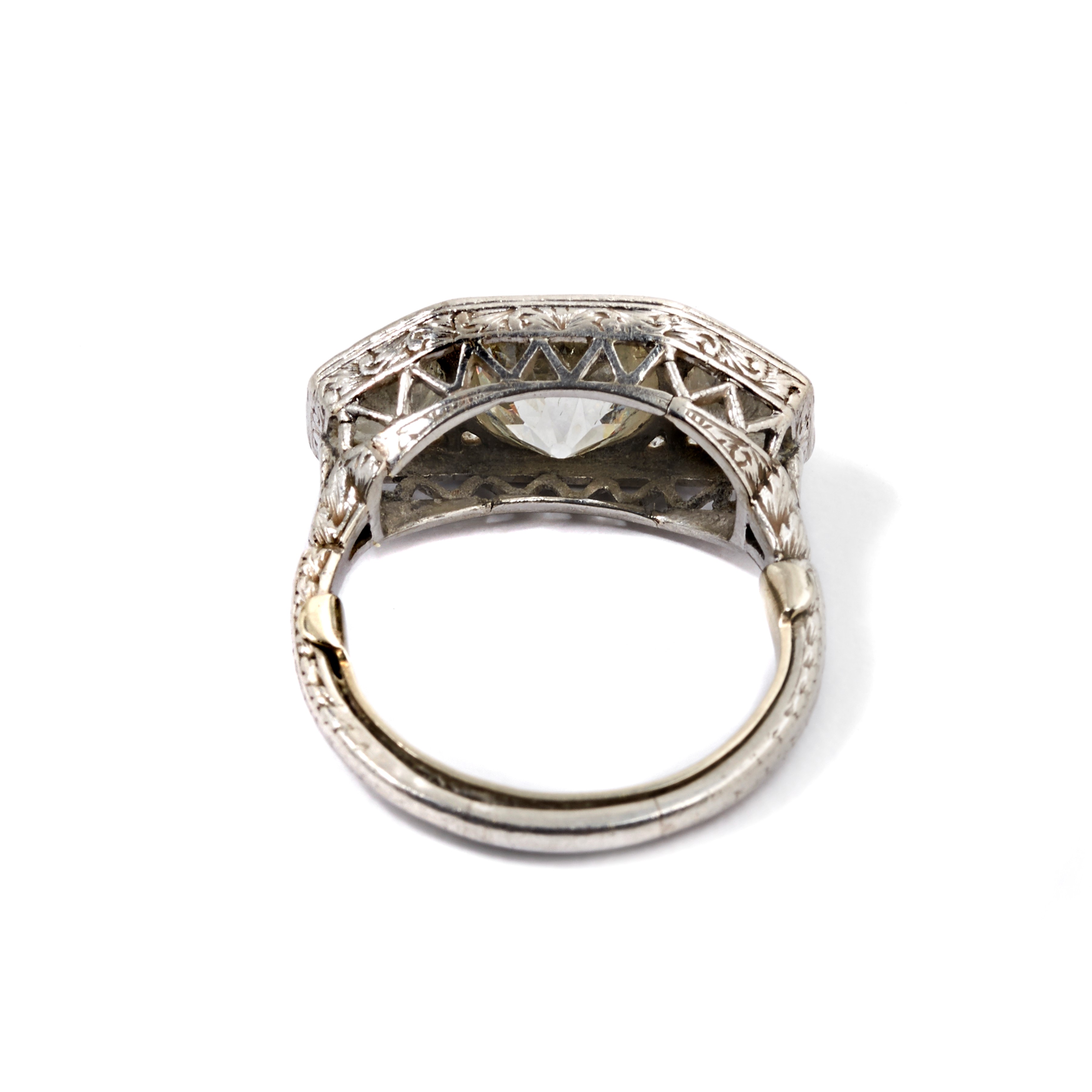 Anello Trilogy in platino e diamanti