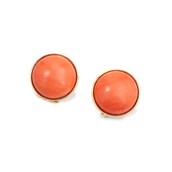 Pair of pink coral and 18 kt yellow gold clip earrings
