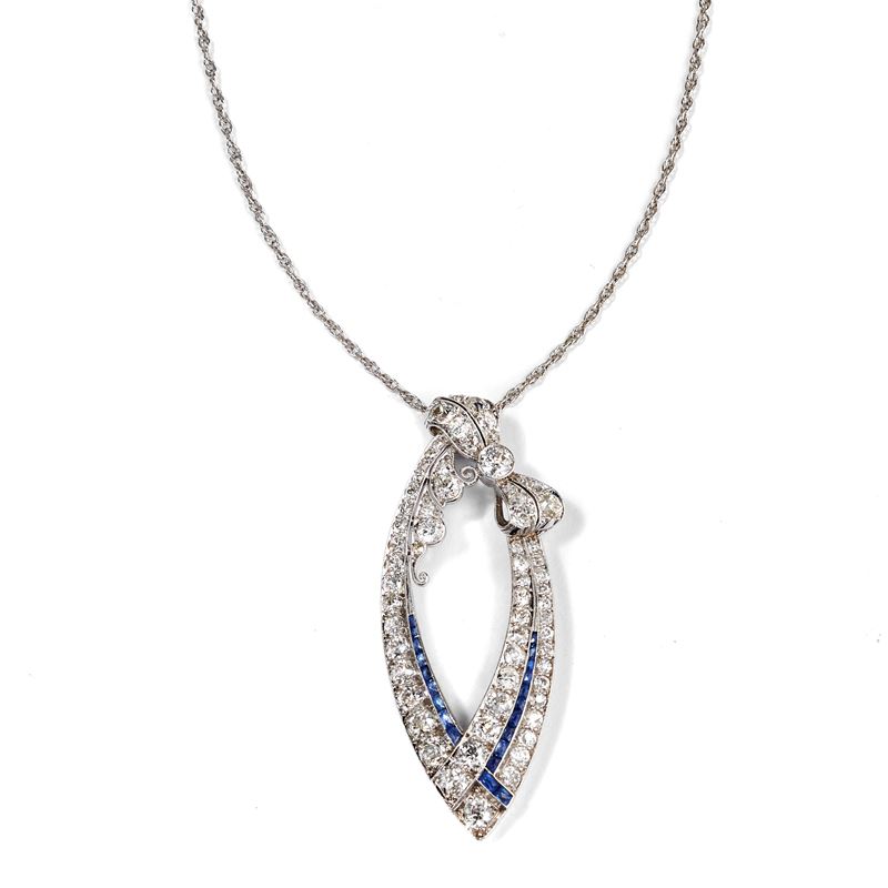 Catena in oro 14 kt con pendente in oro bianco 18 kt, diamanti e zaffiri