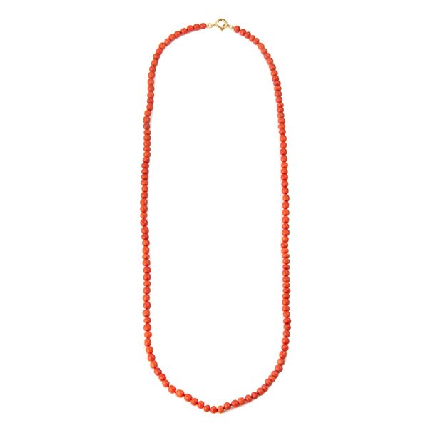 Long necklace in red coral and 18 kt yellow gold