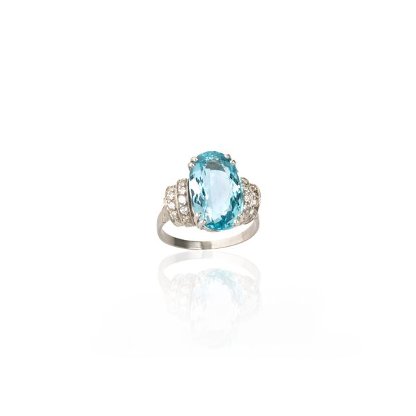 White gold, diamond and aquamarine ring