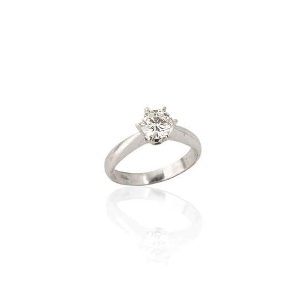 18kt white gold and diamond solitaire ring