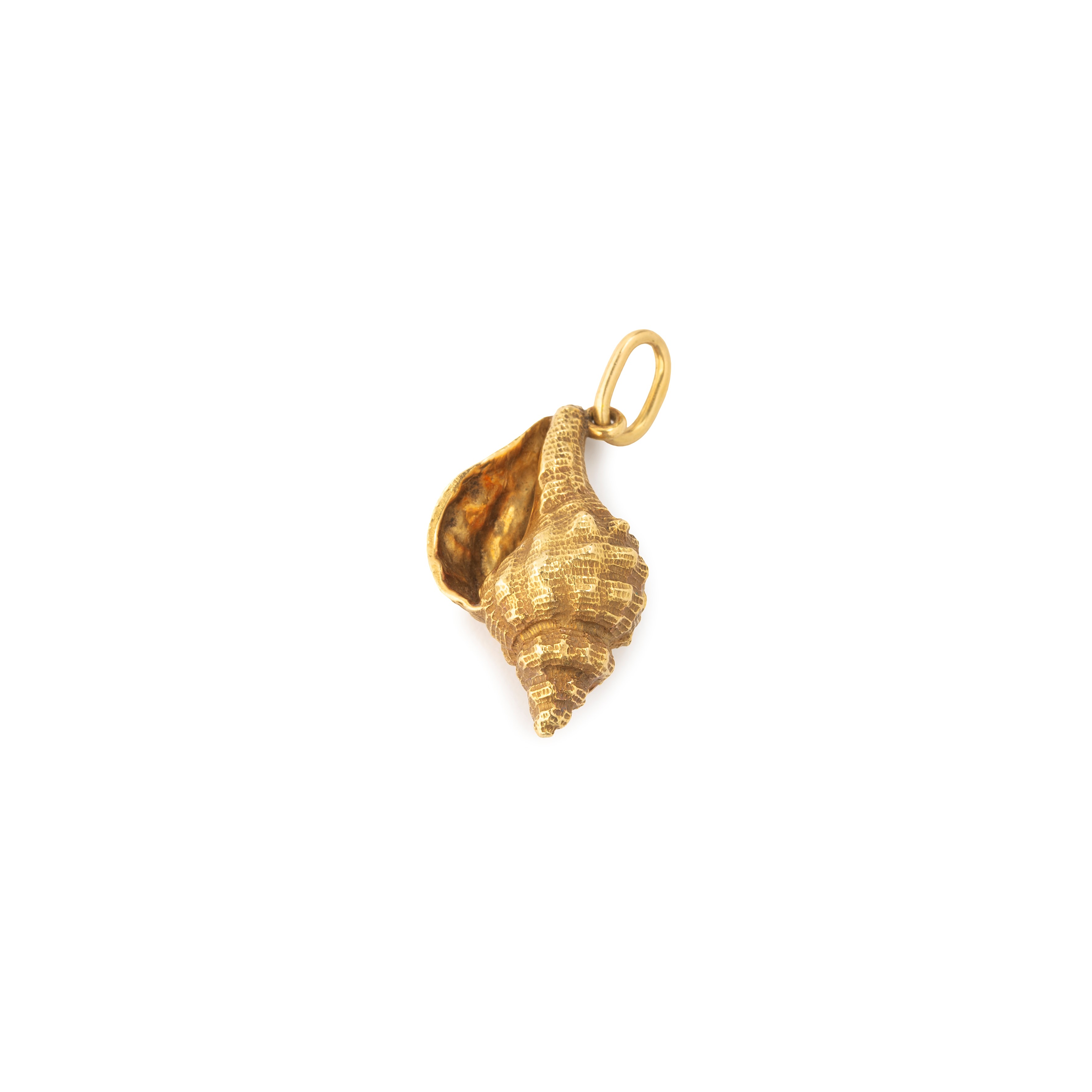 Pendente conchiglia in oro giallo 18 kt, diamanti e smeraldo