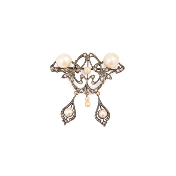 Spilla in oro a basso titolo, argento, diamanti e perle