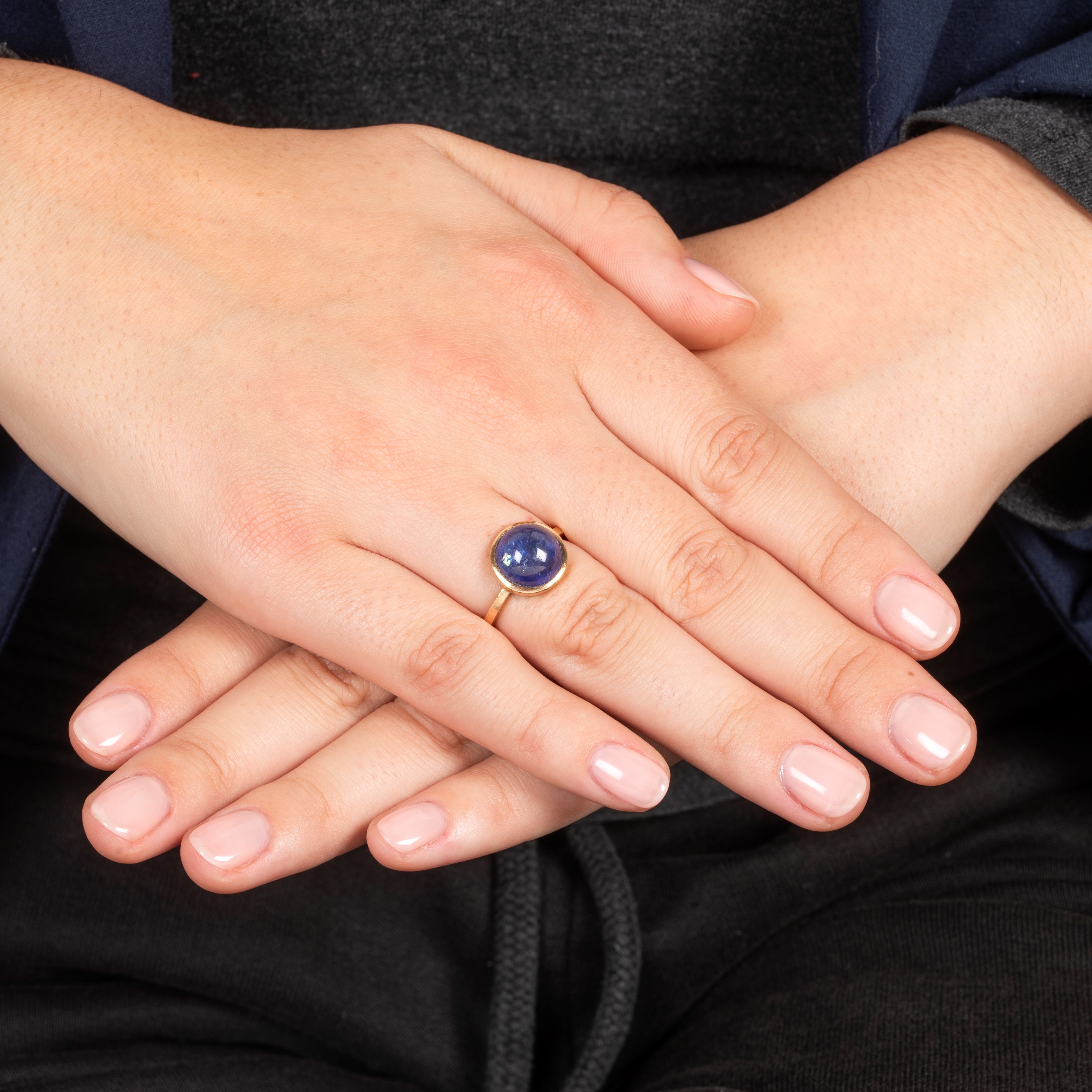 Anello in oro giallo 18 kt e tanzanite