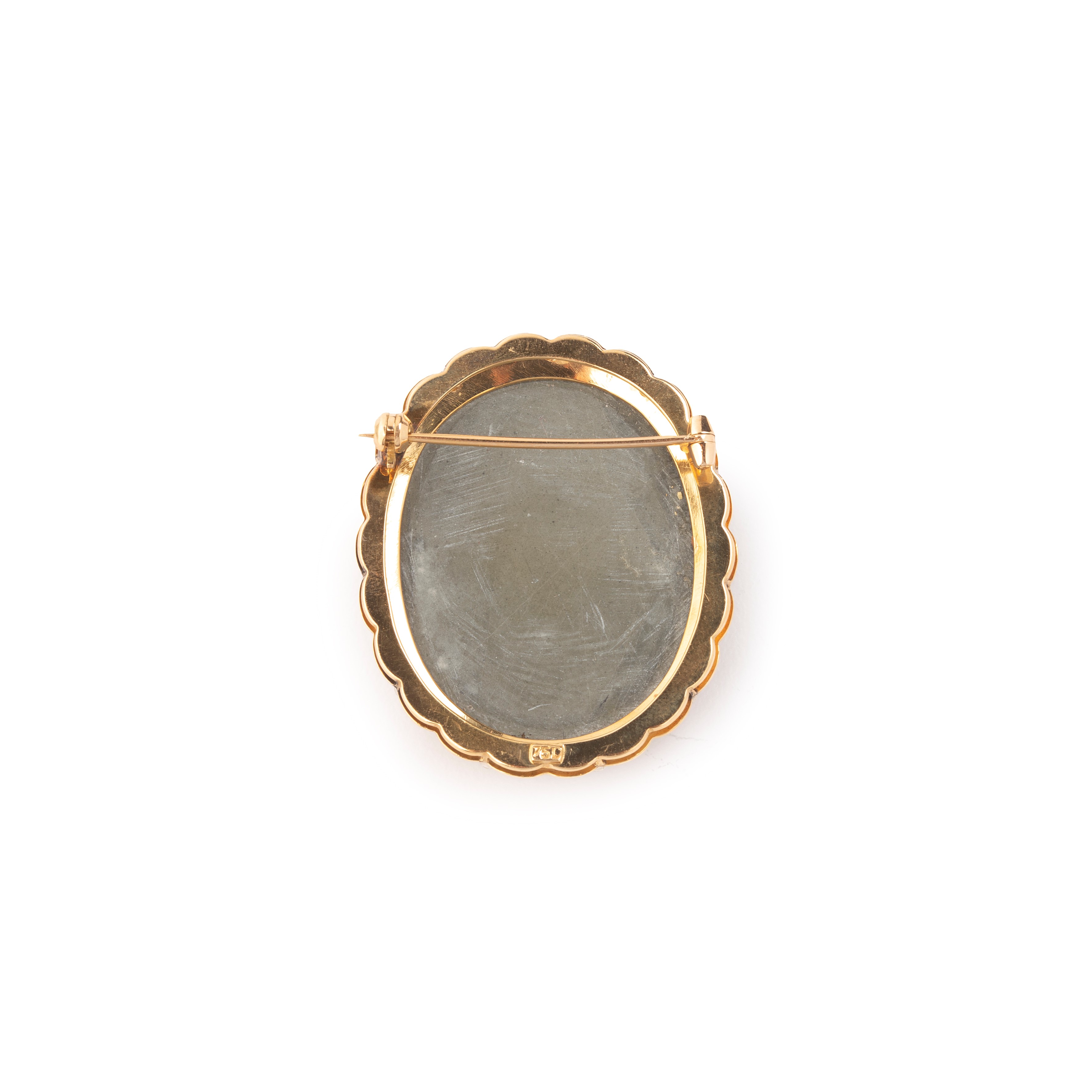 Spilla in oro giallo 18kt, diamanti e cammeo in lava raffigurante Bacco