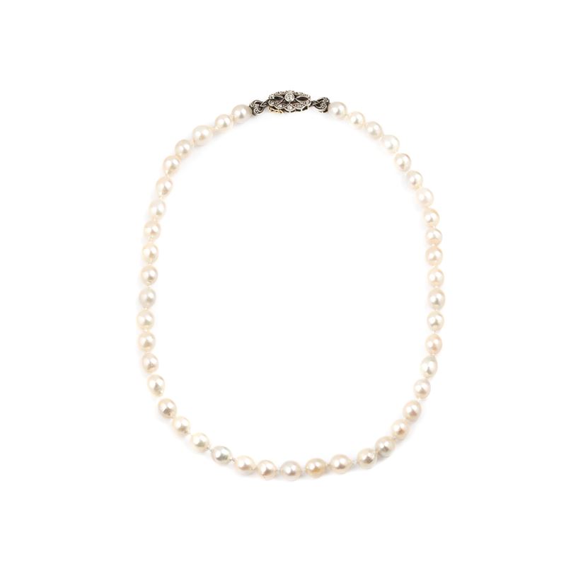 Filo in perle coltivate oro giallo 18 kt, argento e diamanti