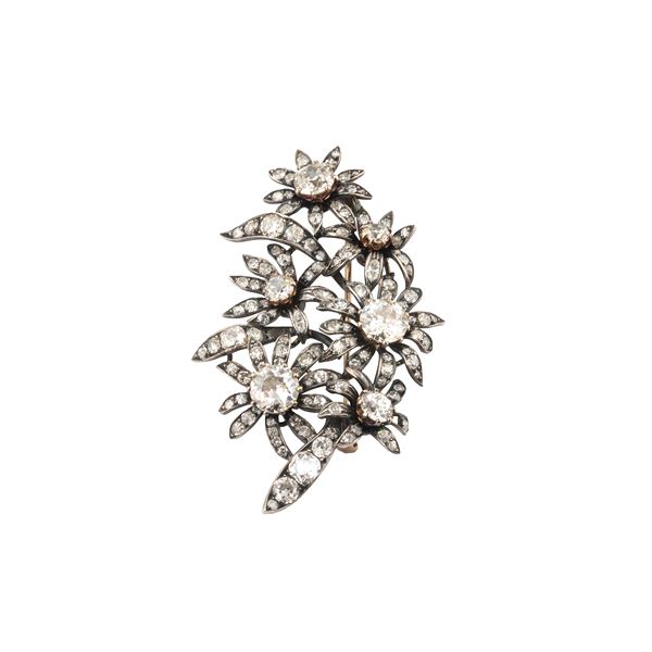 Grande spilla floreale in oro bianco 18 kt,  argento e diamanti
