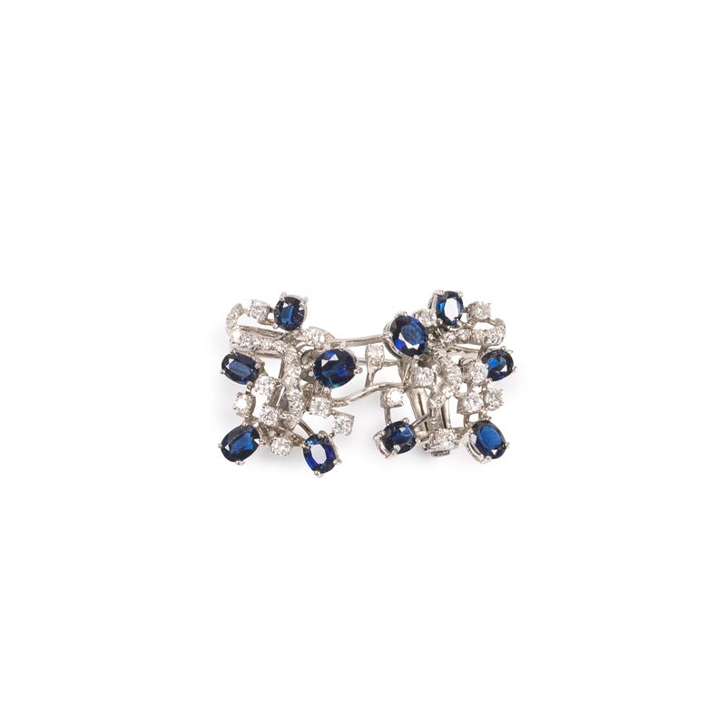 Spilla in oro bianco 18 kt, diamanti e zaffiri