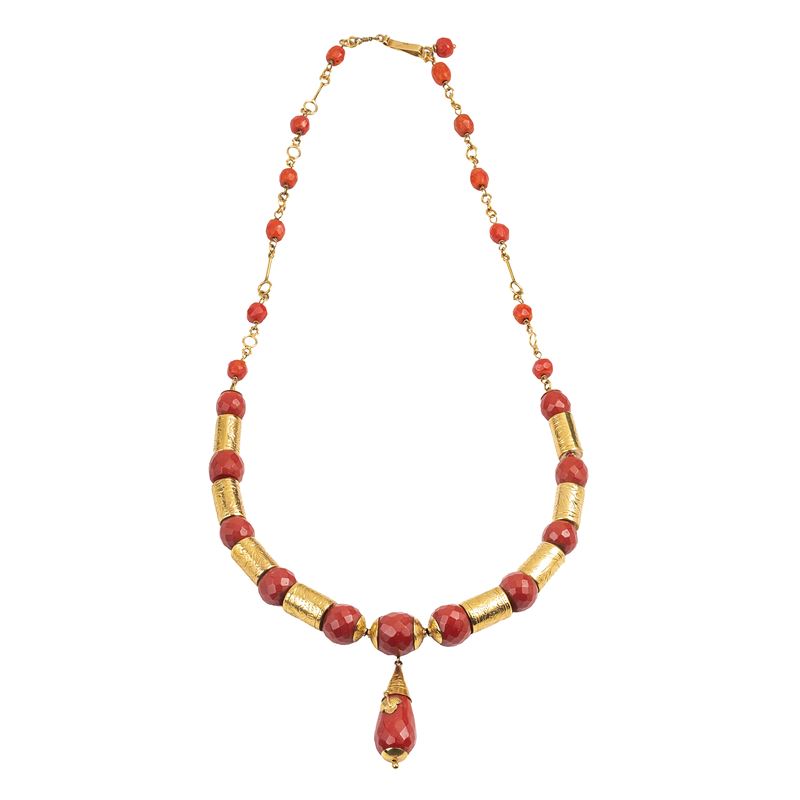 Grande collana in corallo rosso e oro giallo 14 kt