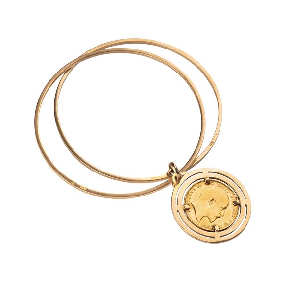 Two 18 kt yellow gold hoop bracelets with 1909 yellow gold sterling