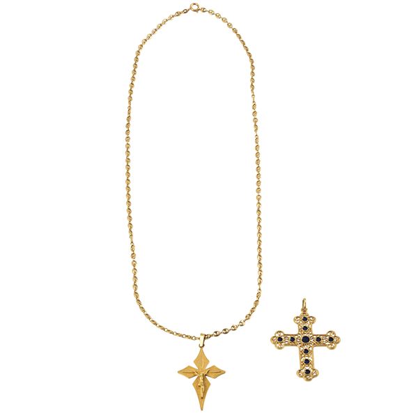 Marine link chain with 18 kt yellow gold crucifix and 18 kt yellow gold and enamel cross