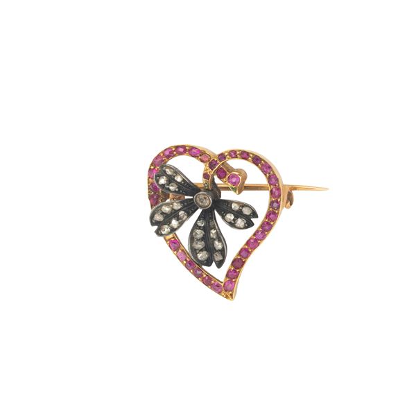 Heart brooch in yellow gold, silver, diamonds and ruby