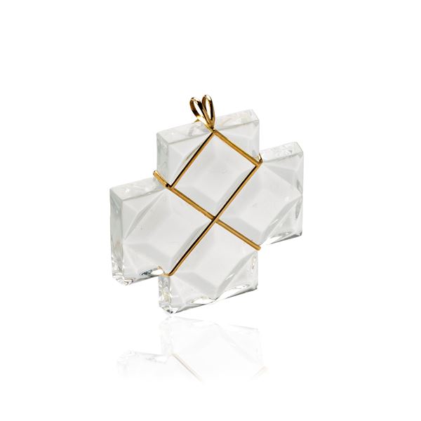 Large faceted crystal and 18kt yellow gold cross
