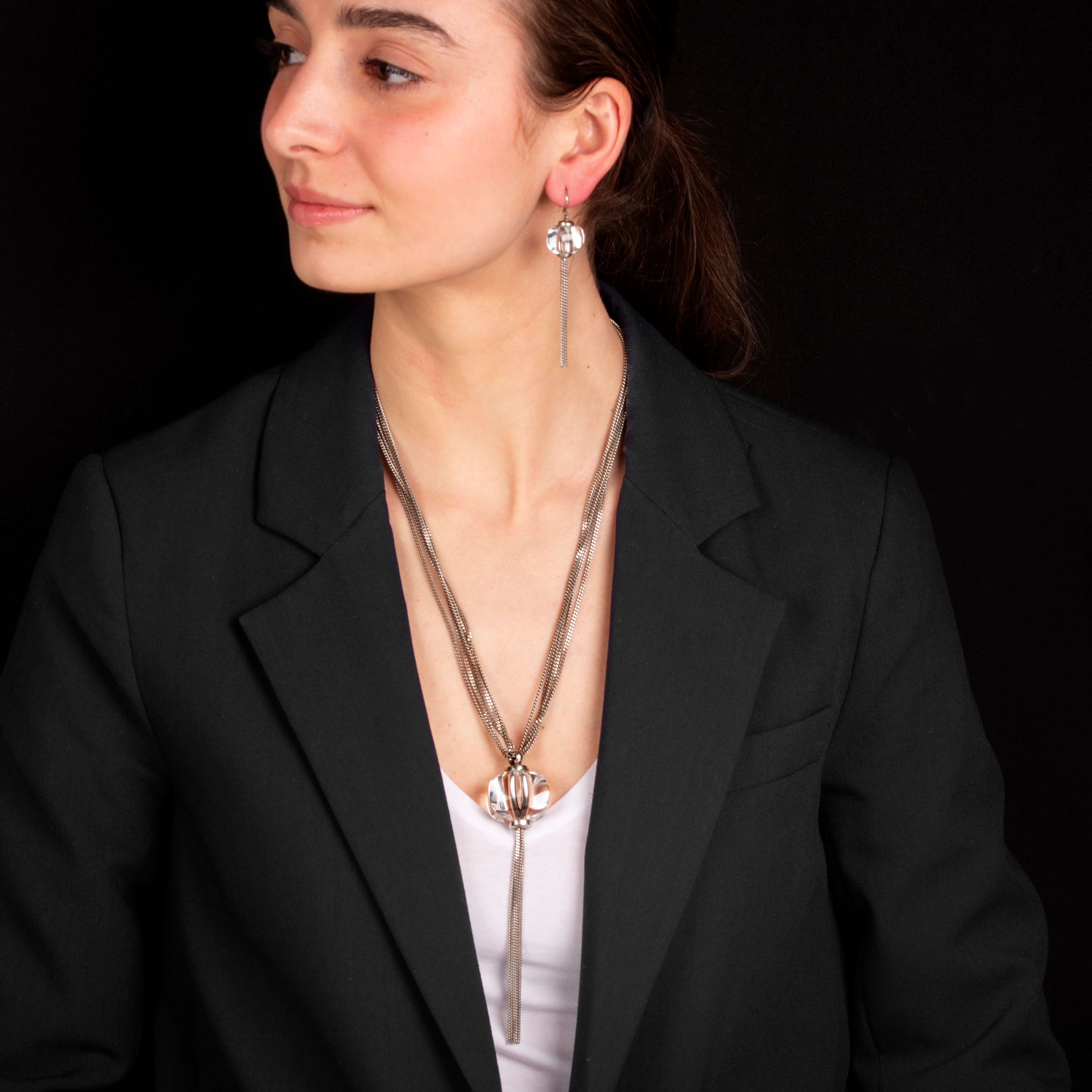 BACCARAT Paio di orecchini pendenti e lunga collana in argento 925 e cristallo