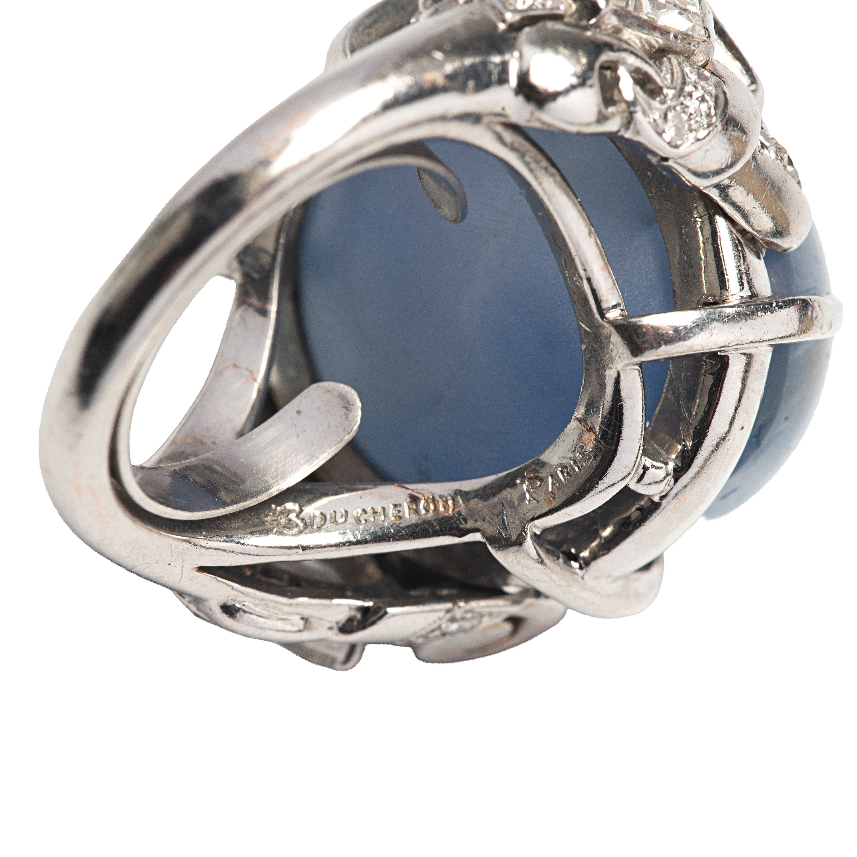 Grande anello in oro bianco 18 kt, diamanti e zaffiro stellato