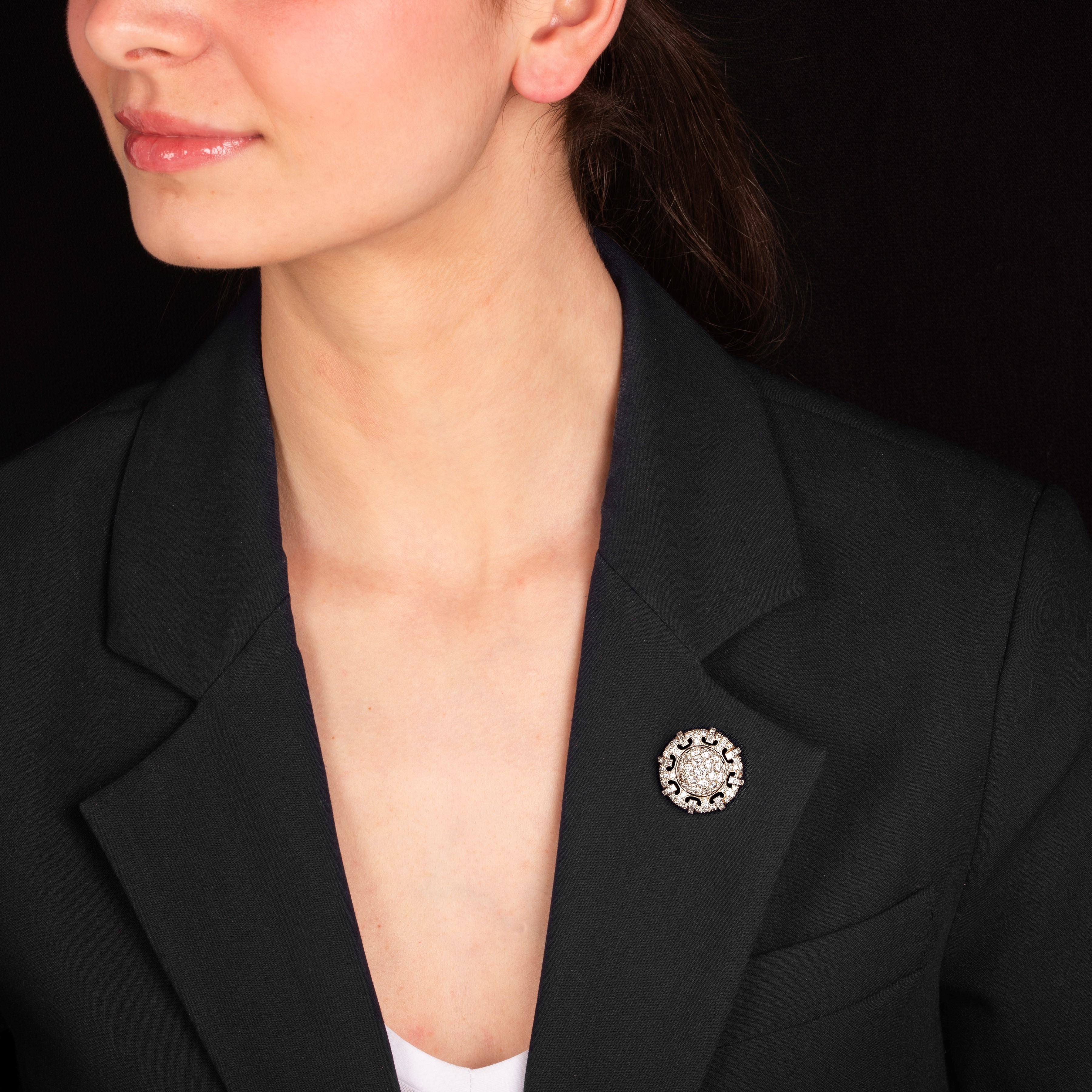 Spilla circolare in platino e diamanti