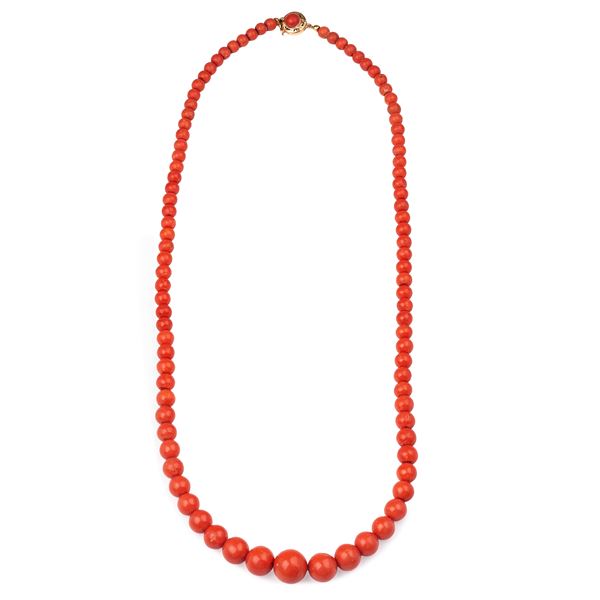 Necklace in red coral and 18 kt yellow gold