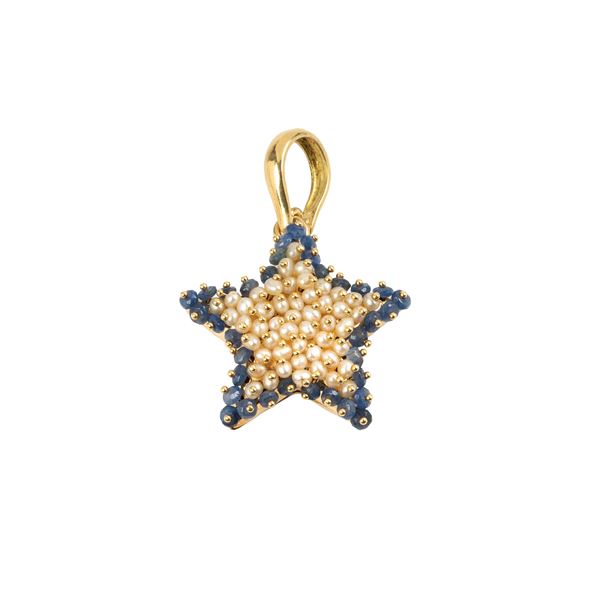 Grande pndente  Stella in oro giallo 18 kt, microperle e zaffiri