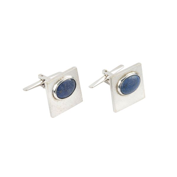 Pair of large cufflinks in 18 kt white gold and lapis lazuli