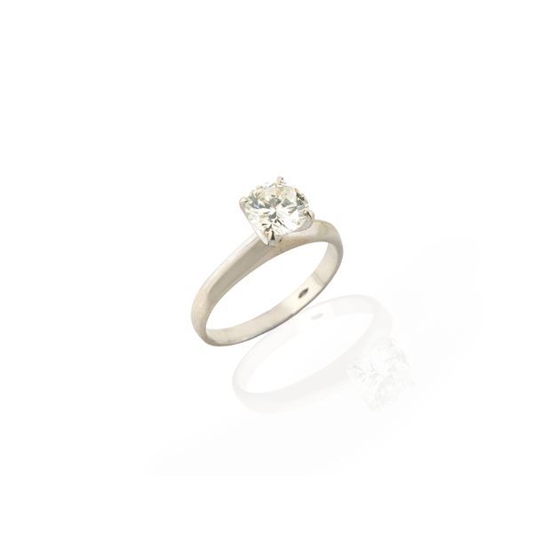 Solitaire ring in 18 kt white gold and diamond