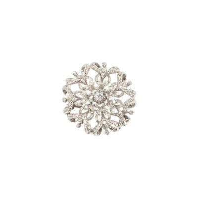 Spilla circolare, oro bianco 18 kt e diamanti (anni Sessanta)