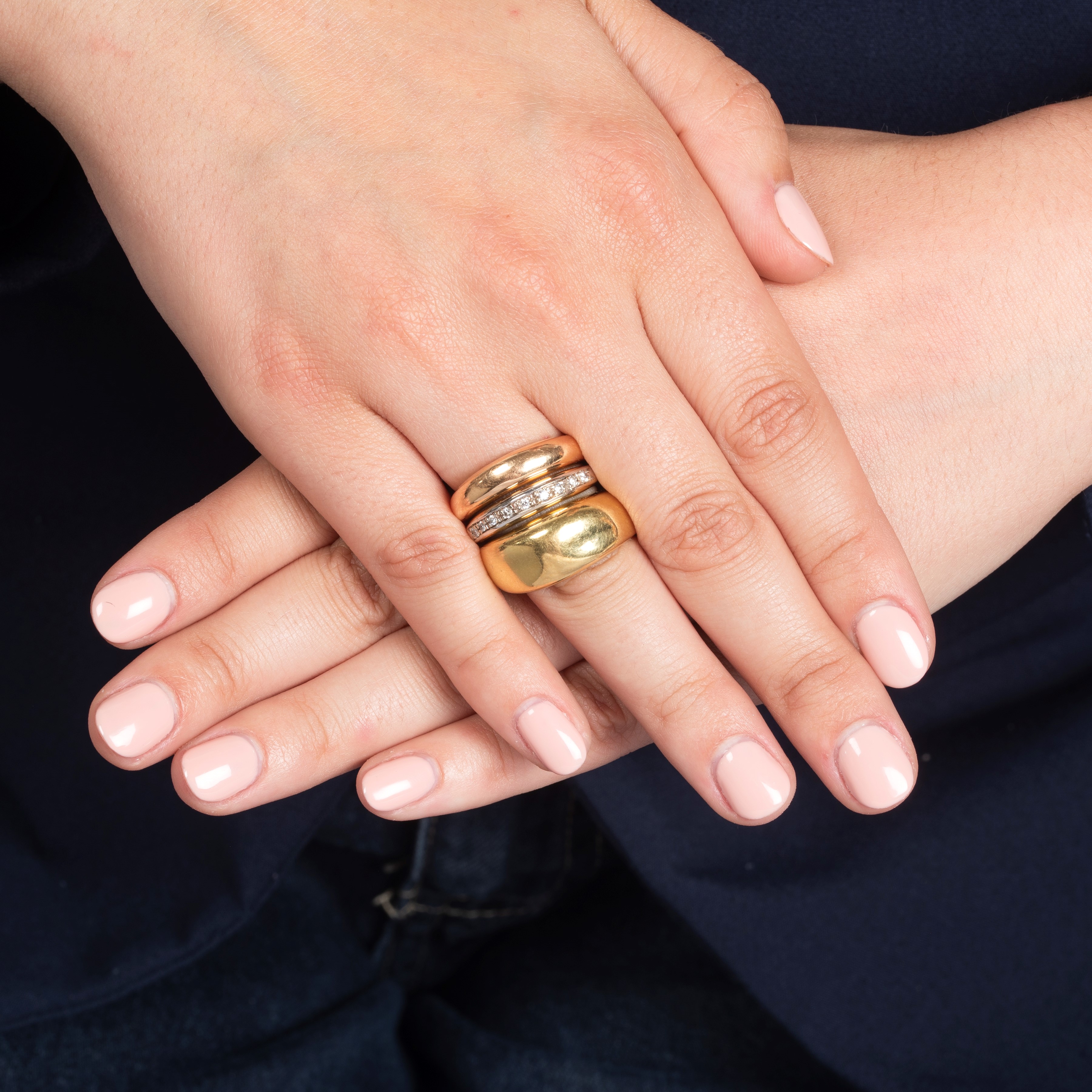Cassetti, Grande anello a tre fasce in oro giallo e oro rosa 18 kt con diamanti