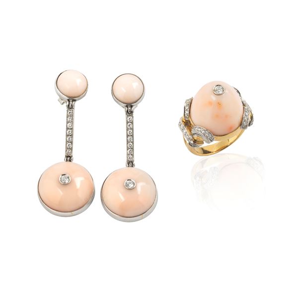 Pair of earrings and tall ring in 18 kt yellow and white gold, diamonds and pink coral