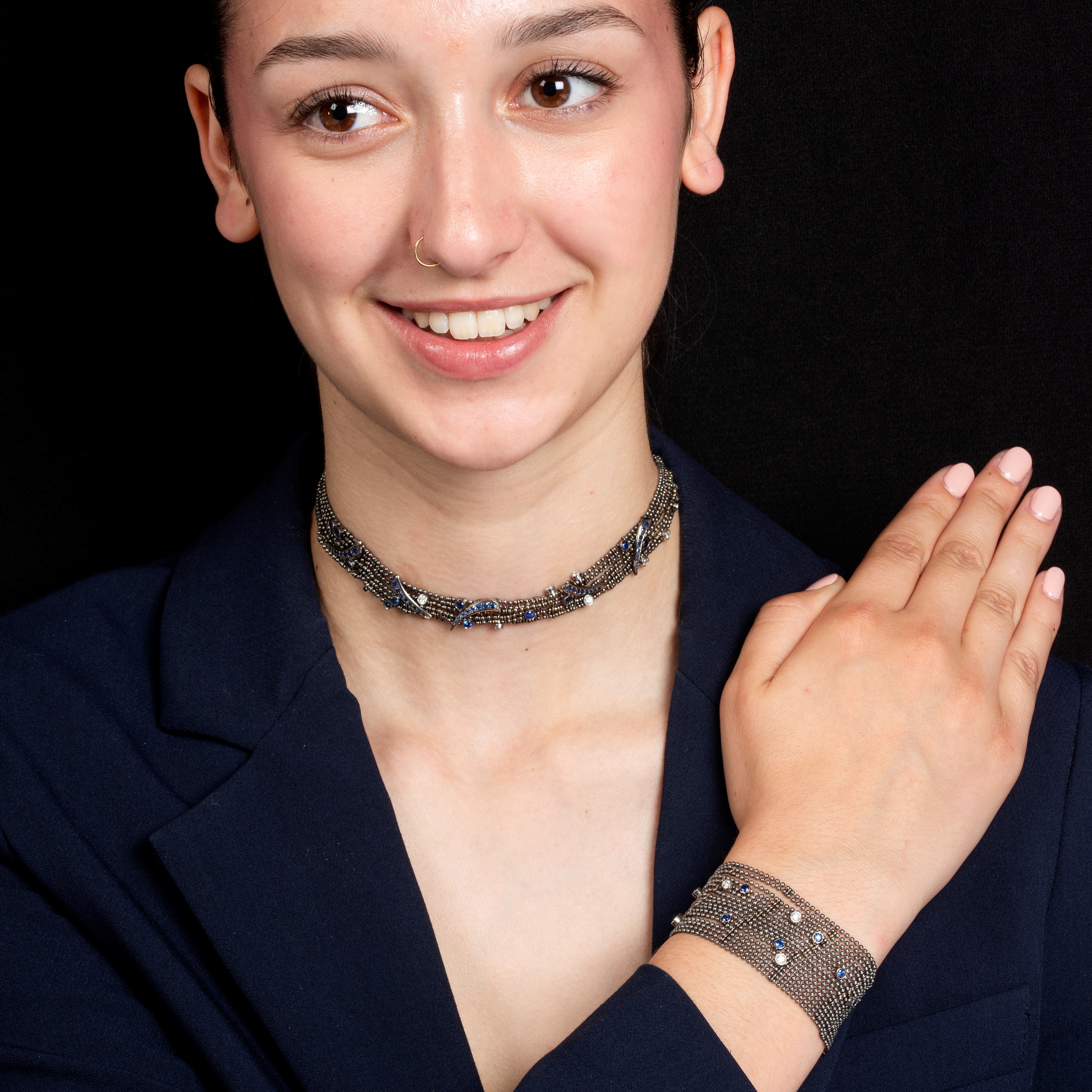 Fratelli Piccini, Girocollo e bracciale millefili in oro brunito 18 kt con diamanti e zaffiri