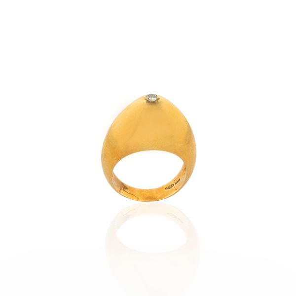 Anello a cono in oro giallo e diamante