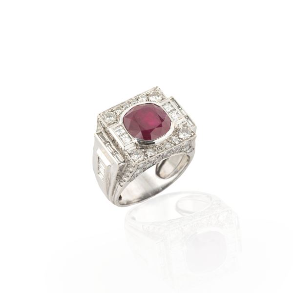 Bridge ring in 18 kt white gold, diamonds and ruby