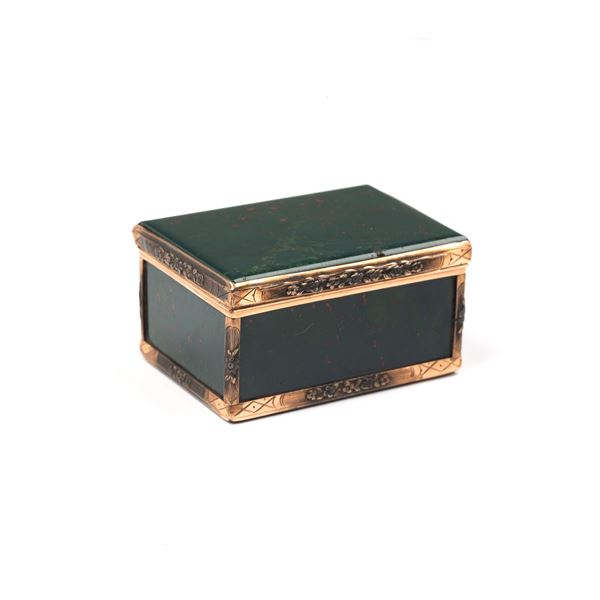 Snuff box in 9 kt rose gold and green jasper
