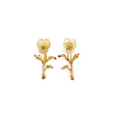 Firenze, Anni Sessanta, Paio di spille “Primula” in oro giallo 18 kt con quarzo