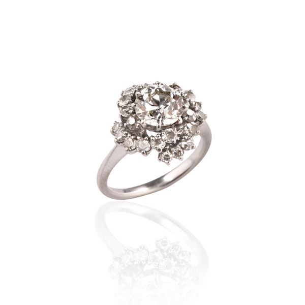 18 kt white gold and diamond ring