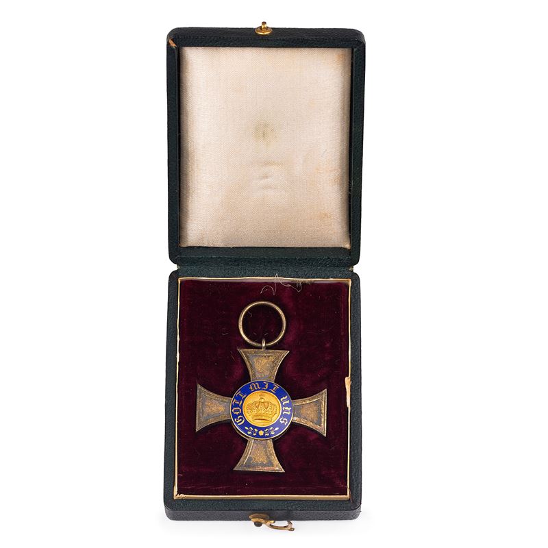 Decorazione militare, dell’Ordine della Corona Reale, in oro, argento e smalto blu (Regno di Prus...