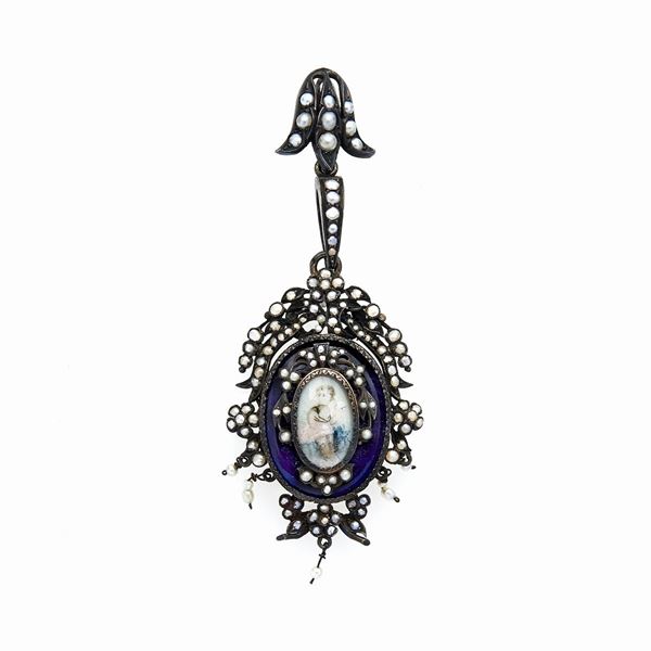 Brooch